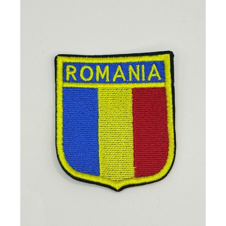 Patch brodat/ Emblema suvenir Romania - model tricolorul, in forma de scut, termoadesiv, aplicabil prin calcare