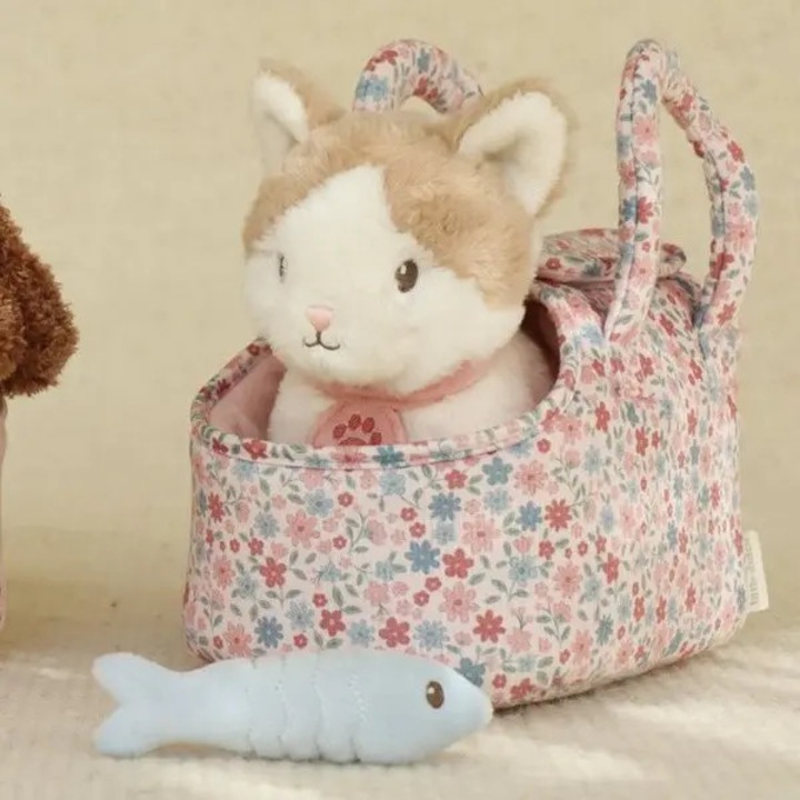 Jucarie de plus Marley in geanta, Little Dutch, cu peste si zgarda roz, 30x25cm