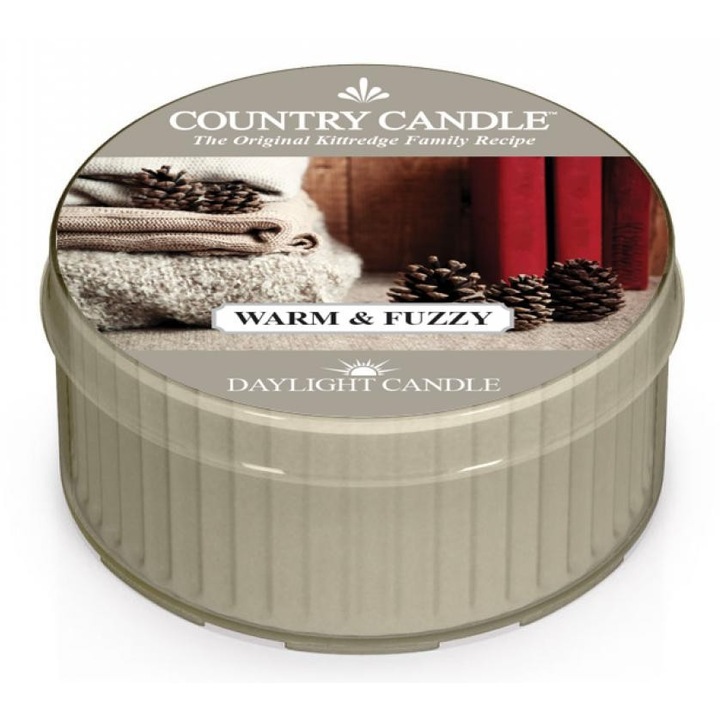Lumanare Country Candle Warm and Fuzzy, топъл аромат, нюанси на виолетово и роза, 10x10см