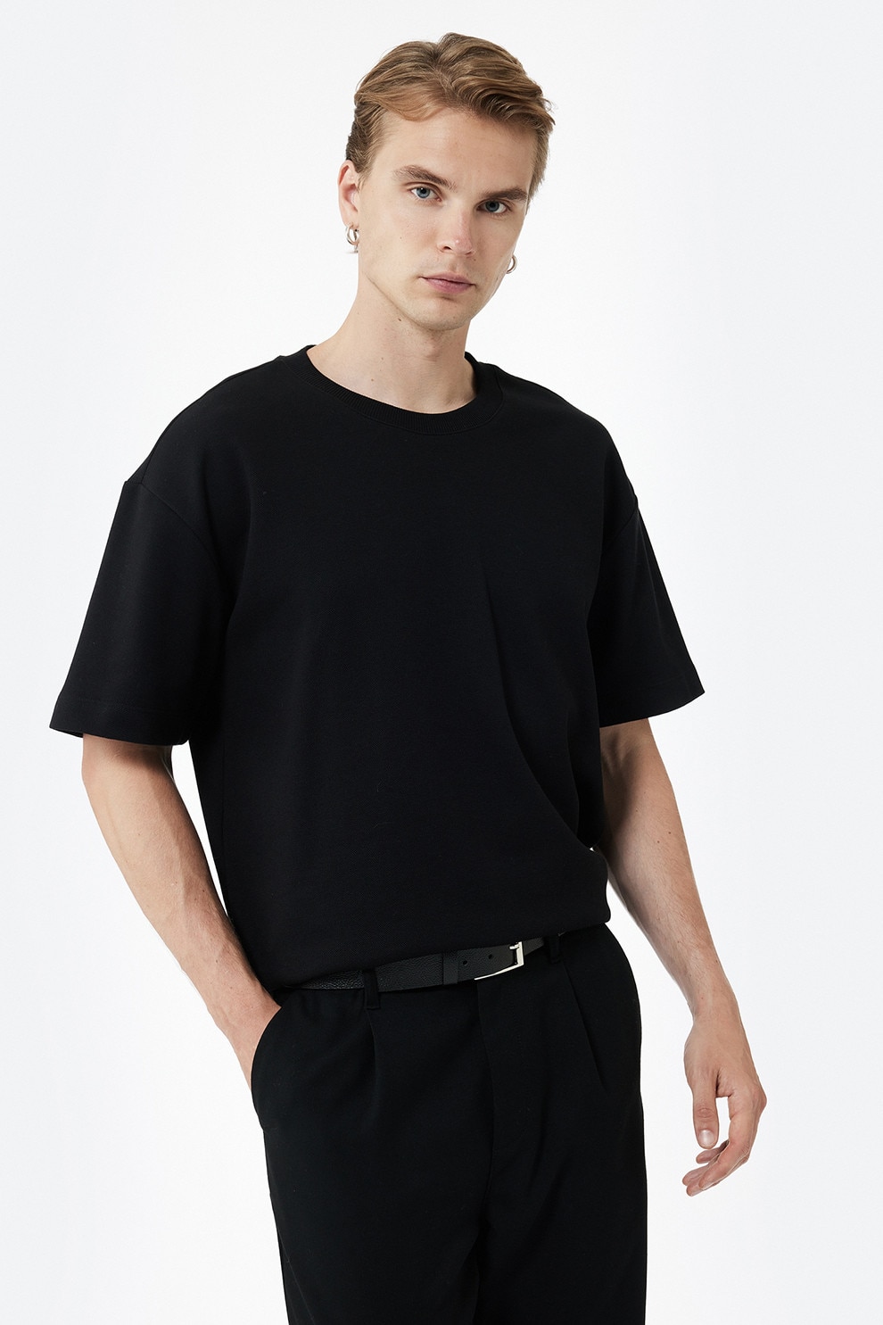 KOTON, Tricou relaxed fit cu decolteu la baza gatului, Negru, S