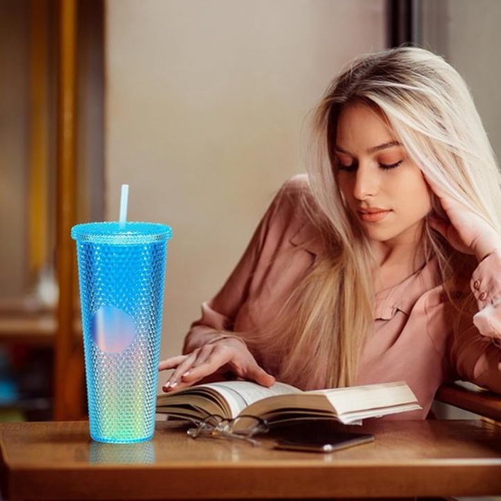 2 db pohár szett fedővel és szívószállal, többszínű, 710ml