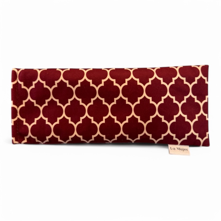 Perna de relaxare, La Mujer, Quatrefoil, 25 cm x 10 cm, 170 g, umplutura: floare de lavanda 40%, seminte de in 60%, material exterior: 100% catifea, material interior: 100% bumbac, certificat Oeko-Tex, produs fabricat in intregime in Polonia, culoare: