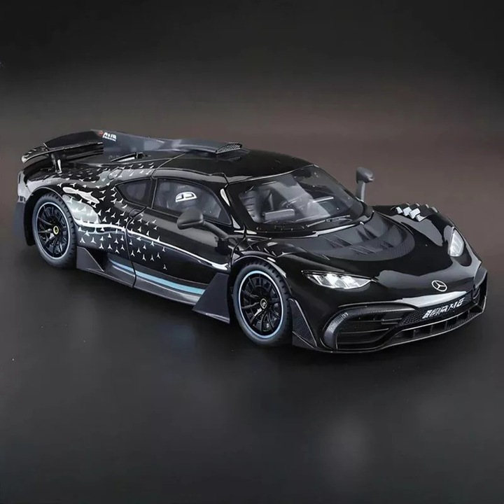 Autómodell Mercedes-Benz AMG One, 25 cm, fém karosszéria, mozgatható ajtók, valósághű hangok
