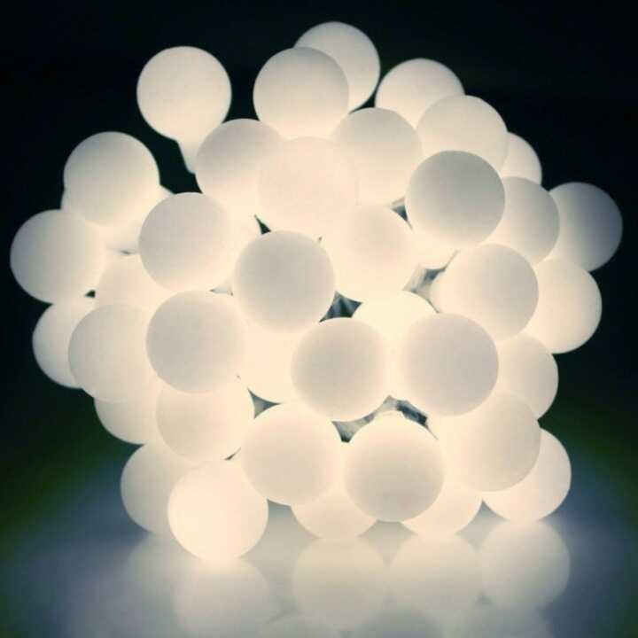 Ghirlandă luminoasă decorativă LED, Aigostar lanț cu becuri tip glob, ghirlandă luminoasă de Crăciun de 5 metri, 50 LED-uri, alb rece, 220V