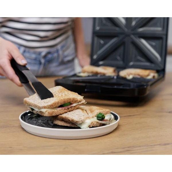 Sandwich maker pentru 4 sandvisuri TRIUNGHI, 1400W, Negru - eMAG.ro