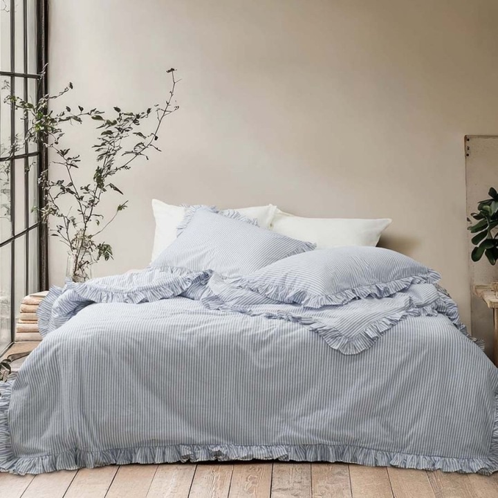 Kétrészes ágynemű fodrokkal, 100% pamut, előmosott, 240x260 cm, 4 részes, Bahar Tekstil, Milagros Ren storm kék csíkokkal