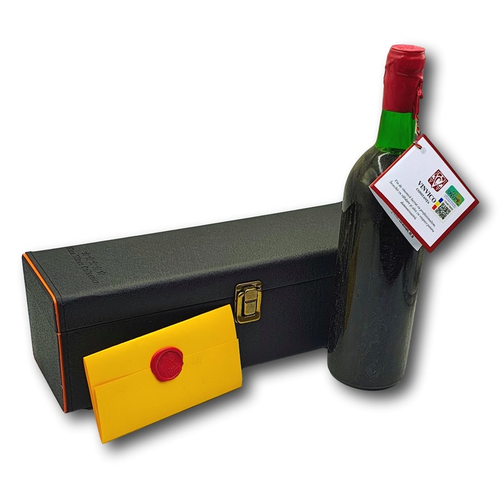 Pachet cadou original, CADOURI PREMIUM®, model Authentic Wine, ce contine un vin premium Feteasca Neagra din anul 1998, cu certificat de autenticitate, ambalat intr-o cutie din piele ecologica cu accesorii pentru colectionarii de vinuri