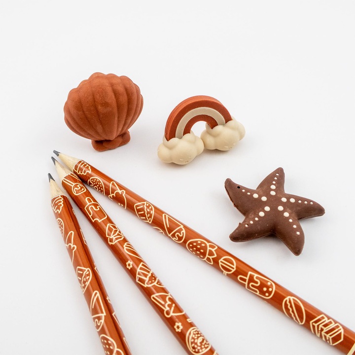 Set de scoala Kidea, 3 creioane HB, 3 radiere in forma de scoica, stea de mare si curcubeu, aroma de ciocolata