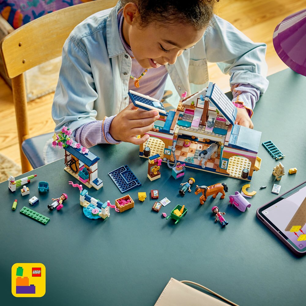 LEGO® Friends - Grajd de cai si academie de echitatie 42688, 735