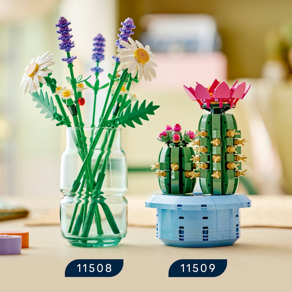Set de constructie LEGO® Botanicals Margarete 11508, Flori