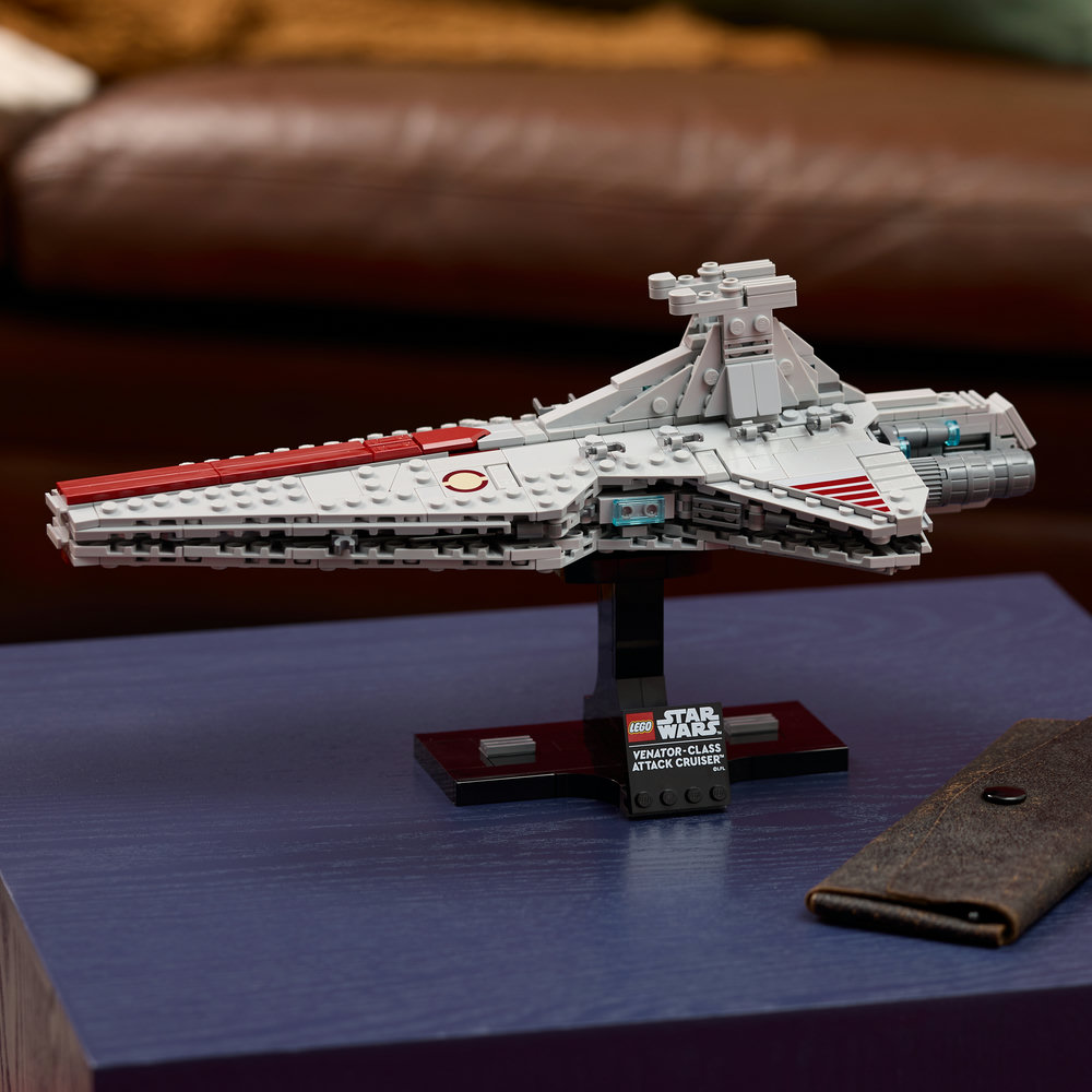 LEGO® Star Wars - Crucisatorul de atac din clasa Venator 75441