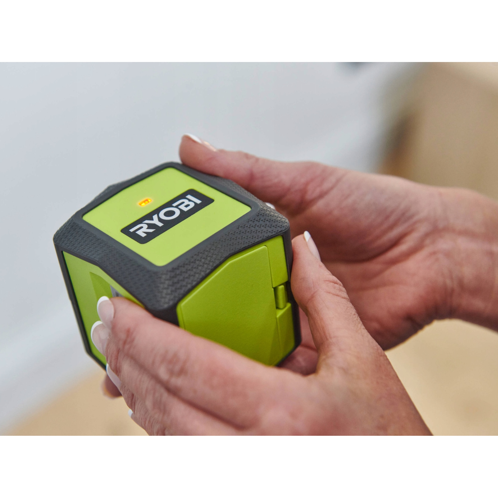 Laser verde cu marcaje de retea Ryobi RBCLLG2, precizie +/-0,5mm/m ...