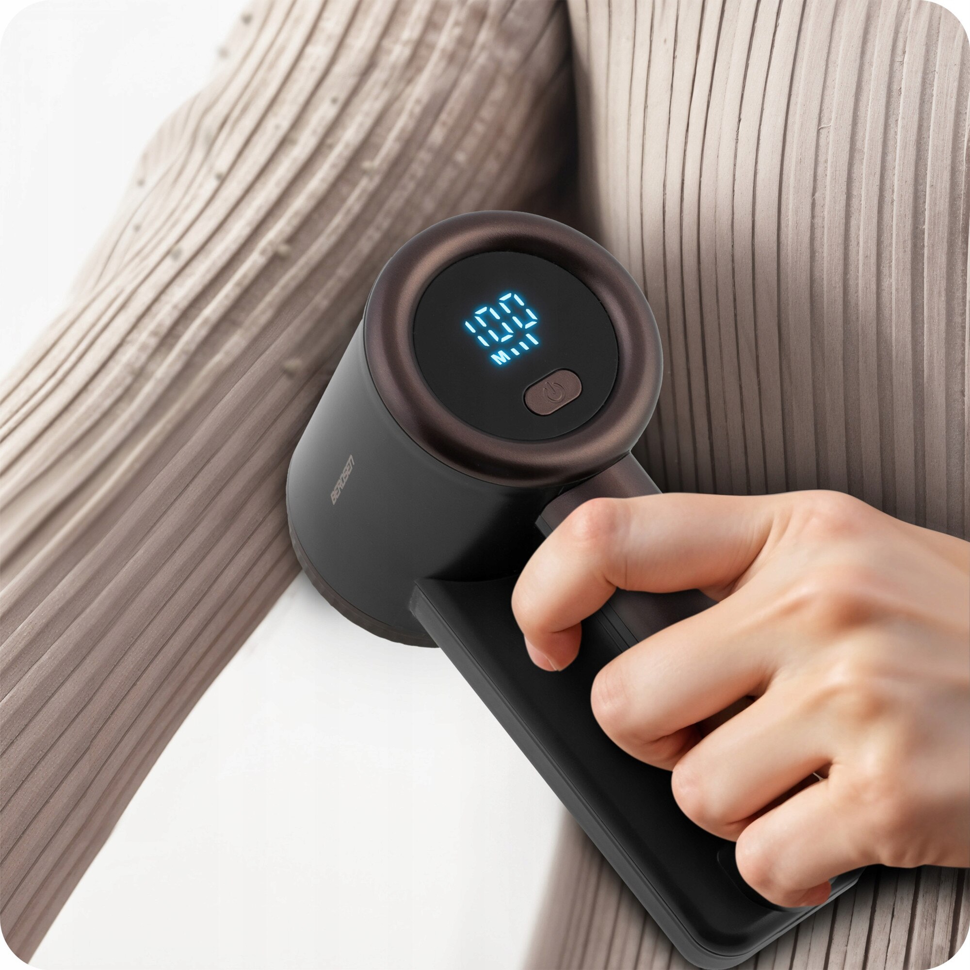 Aparat electric pentru haine Berdsen, cu display LCD, 3 moduri de intensitate, acumulator 2000mAh