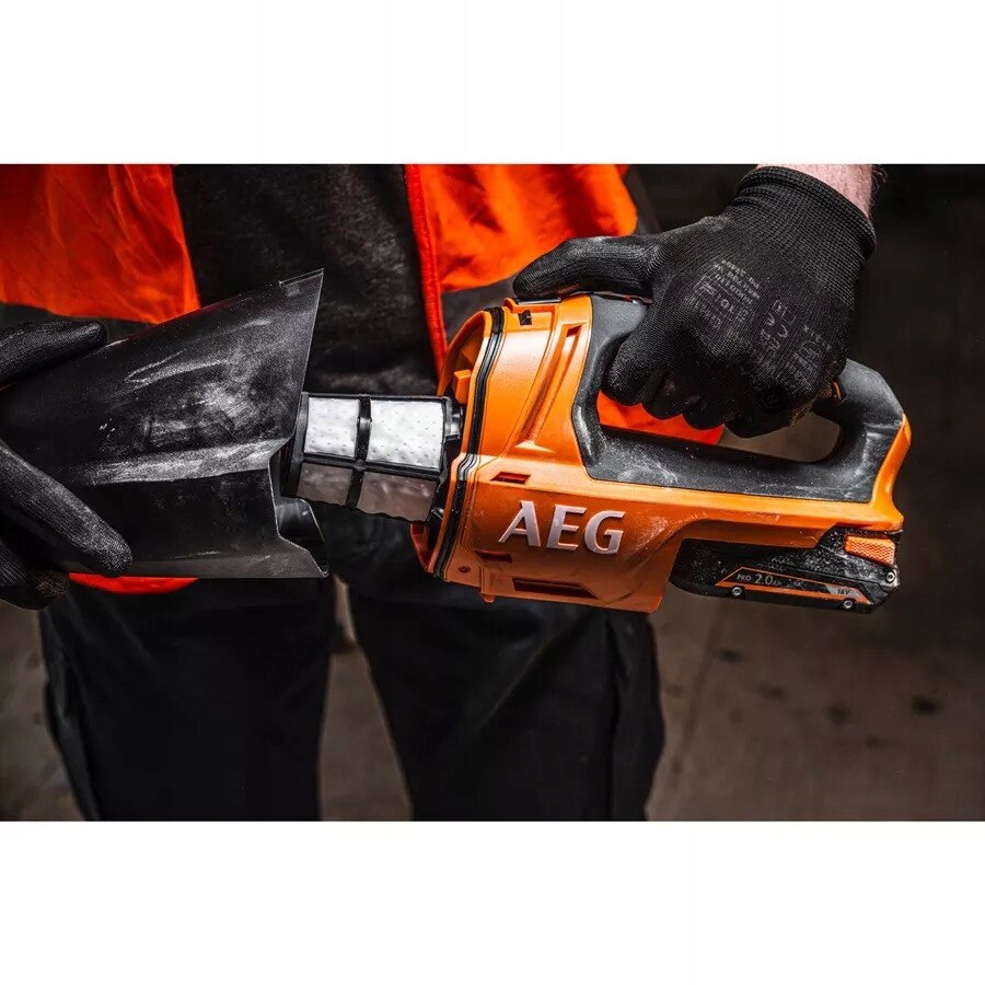 Aspirator fara fir AEG BHSS18C-0, 18V, capacitate 0,67l, accesorii pentru curatarea podelelor si fante