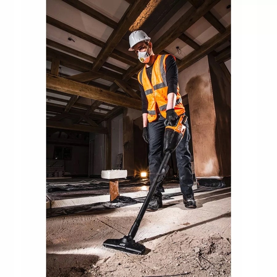 Aspirator fara fir AEG BHSS18C-0, 18V, capacitate 0,67l, accesorii pentru curatarea podelelor si fante