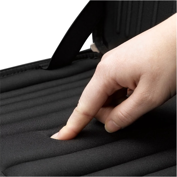 Universala Attaché 16", Negru
