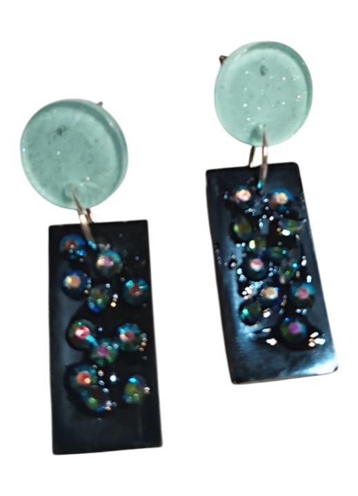 Cercei din rășină sintetică, multicolori, 4x1.5 cm