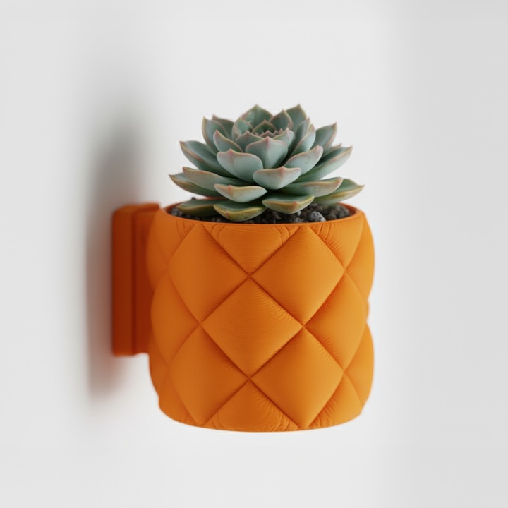 Ghiveci exclusivist de perete – Design Quilted Elegance, culoare Amber Glow, plastic PLA, 14cm inaltime, 14cm diametru