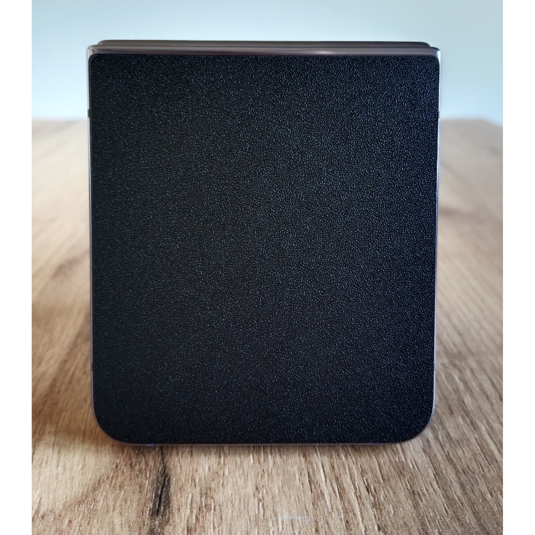 Folie de protectie pentru Oppo Find X8 Pro – apgo Skins, anti-zgarieturi, autocolant pentru spate si laturi Negru mat