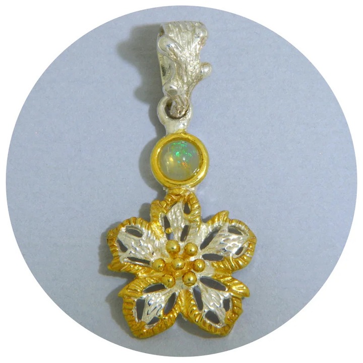 Pandantiv Argint 925 cu Opal Etiopian Natural, Model Floral Fin, Fara Lant