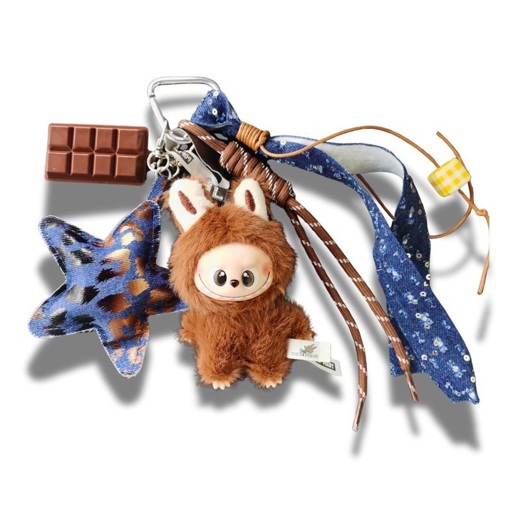 Set Dragut de Portchei din Plus ◈ Portchei compatibil cu LABUBU cu Charm Stea Albastra ◈ Accesoriu de Geanta cu Papusa Maro Stil Desen Animat ◈ Decor pentru Rucsac, Cadou pentru Fete si Femei