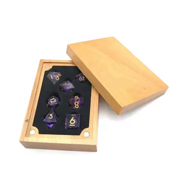 Fa tok 7 db RPG kocka készlethez, barna 12.6x9x4cm