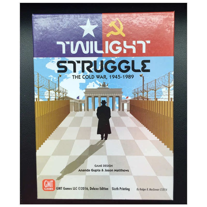 Joc de societate, tema Razboiul Rece/Batalie Fierbinte, pentru familie si petreceri, set.