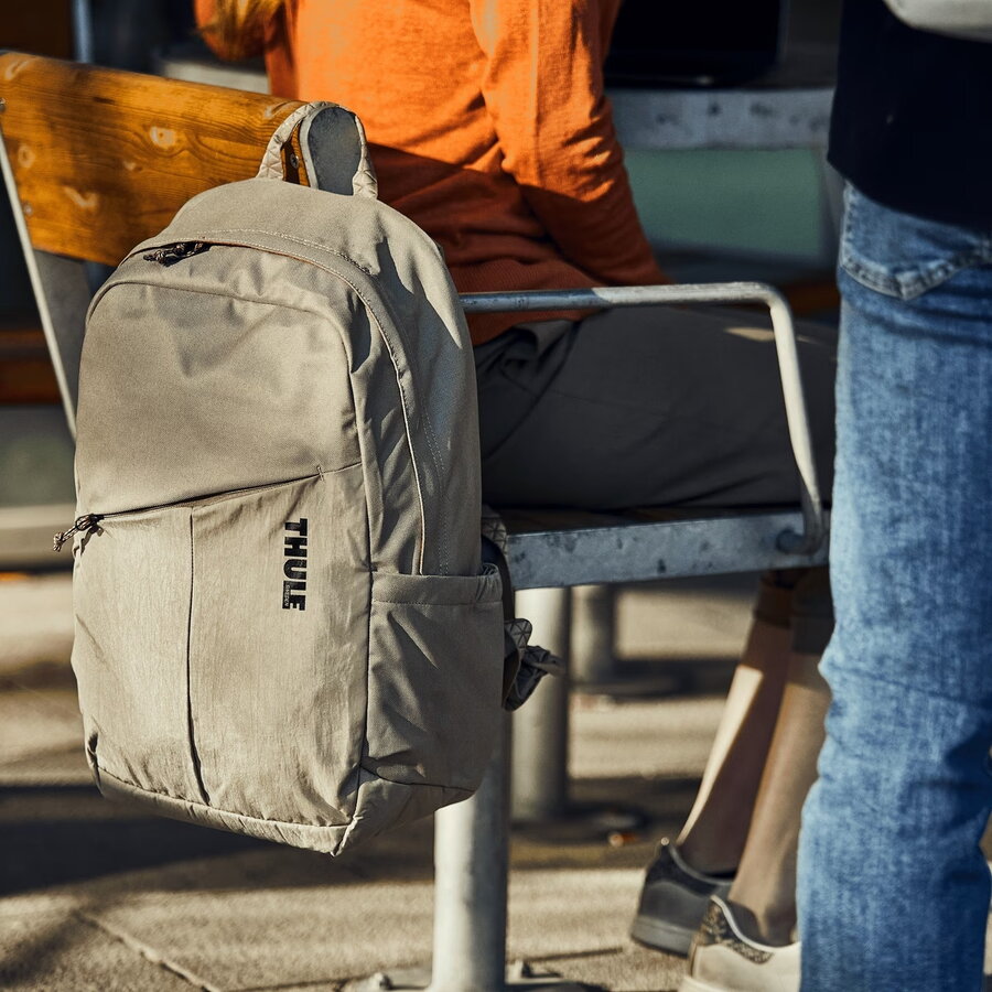 Rucsac laptop Thule 5204 Notus 20L, culoare Soft Sand
