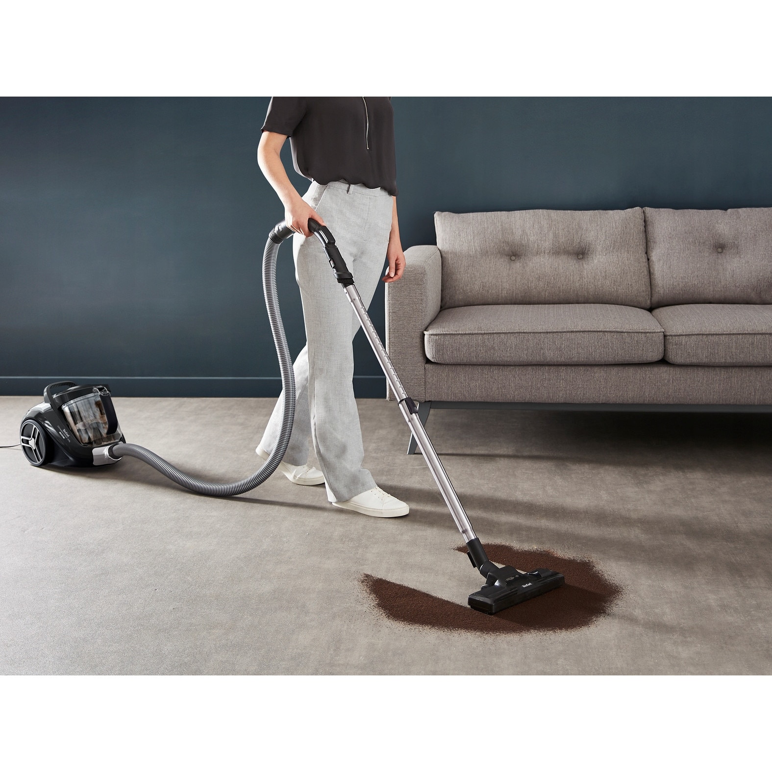 Aspirator fara sac Tefal Compact Power XXL 750W, capacitate 2,5L, filtrare 3 trepte, 8,8m raza de actiune