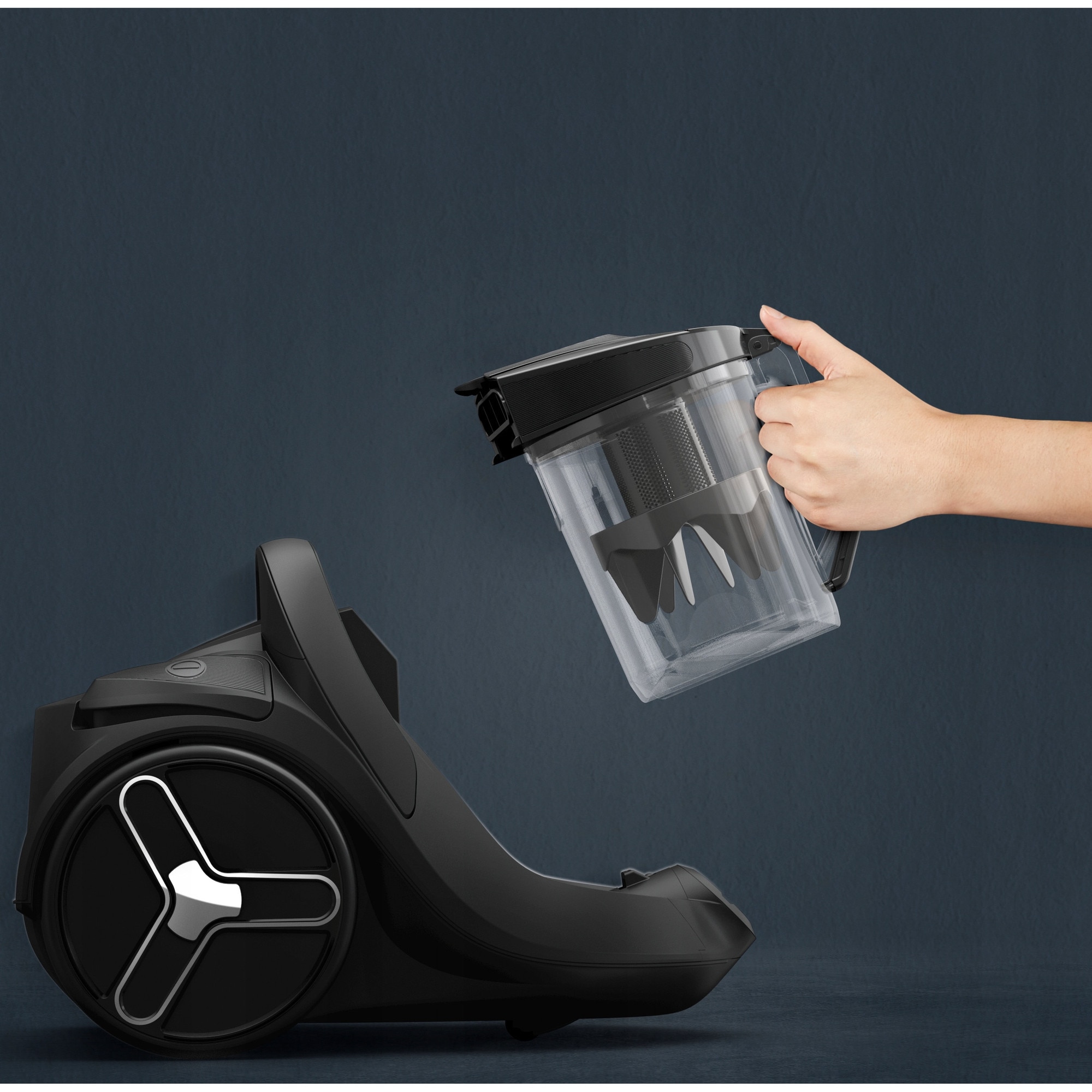 Aspirator fara sac Tefal X-Trem Cyclonic Max, 750 W, 2,5 L, filtru HEPA, 9 m, roti 360°