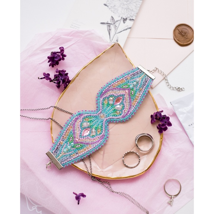 Set de broderie cu margele Abris Art "Mangaiere matinala" 15.6x5.2 cm