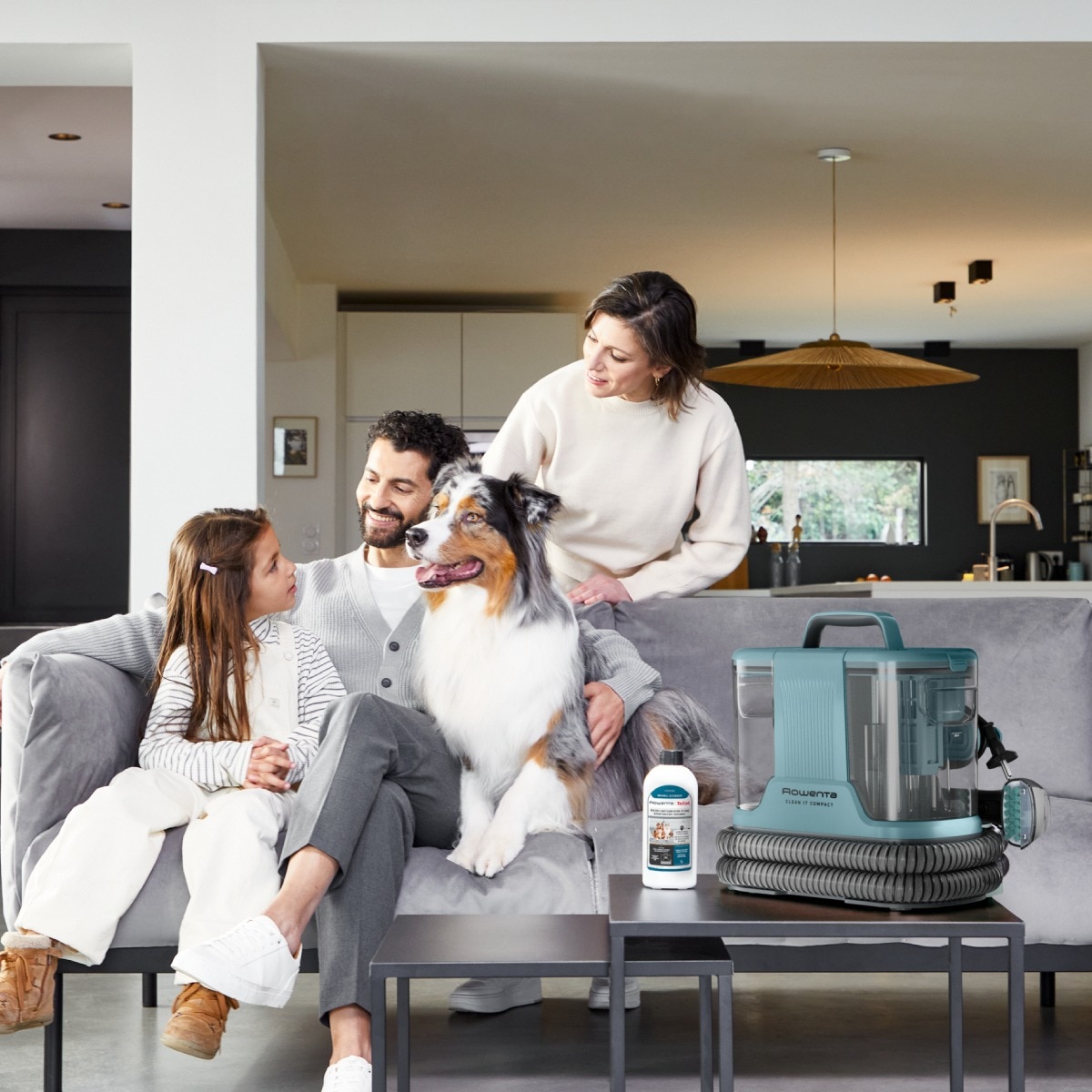 Aspirator cu spalare Rowenta Clean IT Compact IN3020F0, 400 W, functie autocuratare, rezervor apa & detergent 1.4L, rezervor apa murdara 0.85L, accesoriu spatii inguste, detergent inclus, albastru