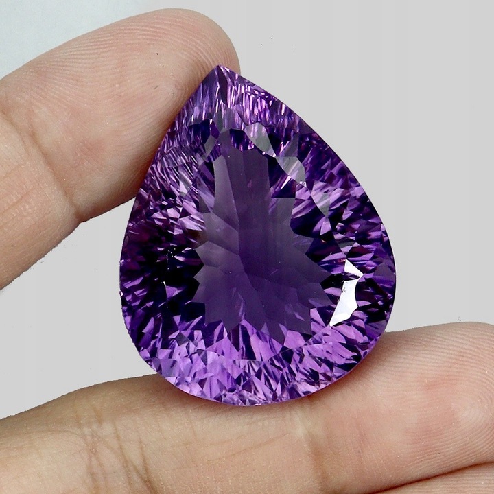 Ametist natural 77.82ct VVS, Songea, 32x26x17.8mm, transparent, din Uruguay