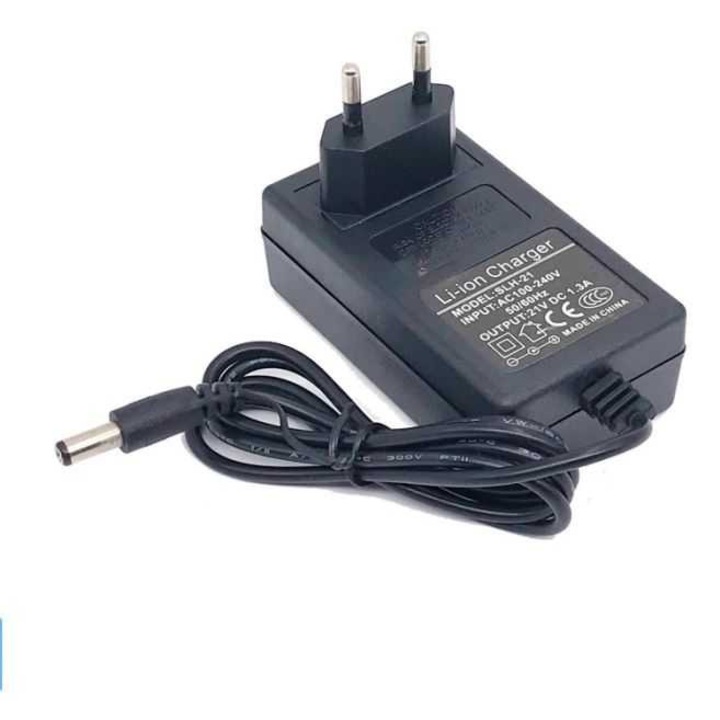 Зарядно устройство за LI-ION батерии 12.6V 2A захранване 230V с конектор 5.5x2.5 мм