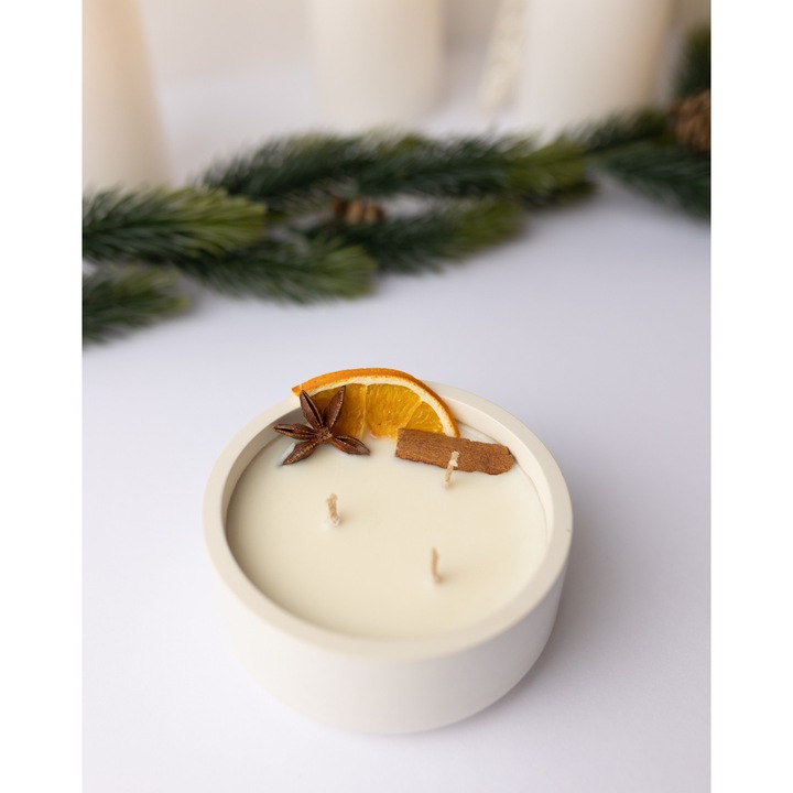 Lumanare parfumata din soia in recipient ceramic handmade, Parfum de Craciun, Ceara de Soia, LumensGlow