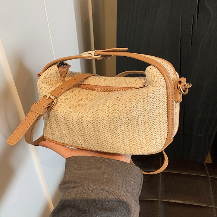 Плетена сламена чанта за рамо, кънтри стил, големи размери