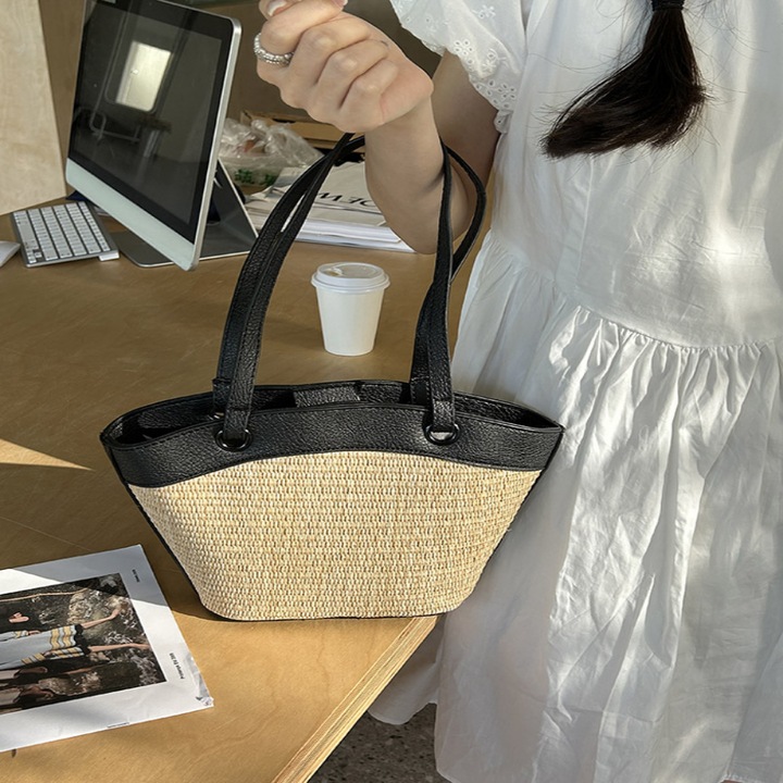 Дамска сламена чанта, изчистен дизайн, черна, големи размери