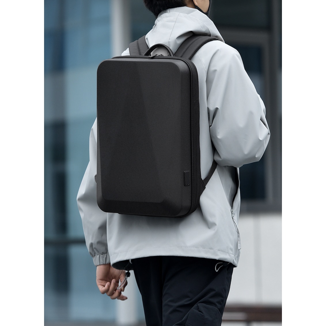 Rucsac laptop Cracos, antifurt, impermeabil, cu port USB, 15.6", 45x30x9cm, negru