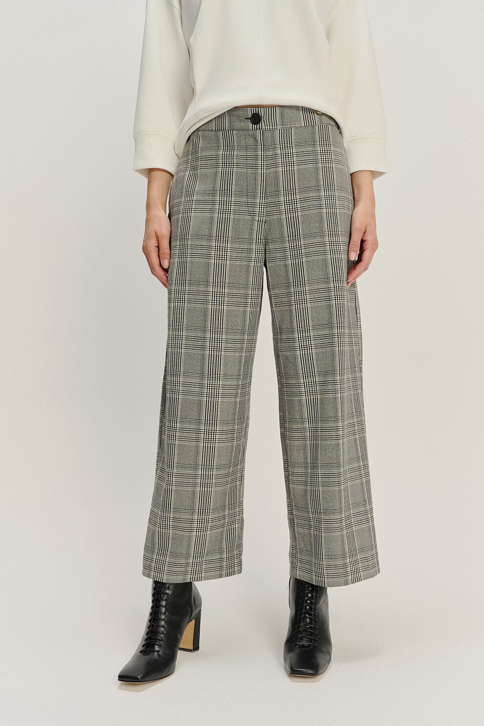 GreenPoint, Pantaloni din amestec de modal cu croiala ampla si model in carouri, Negru stins, Verde pal, Crem, 44