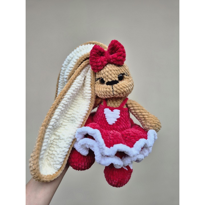 Iepuraș croșetat Toffee, 32 cm, fir pufos, umplutură hipoalergenică