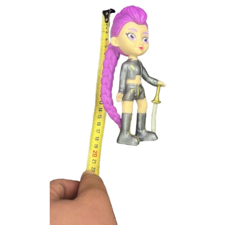 Фигурка Zoey k pop demon hunter VICTINY ® тъмночерно, многоцветно, 18/19 см, картонена кутия