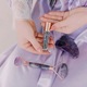 Комплект за масаж на лице CRYSTALLOVE Аметист, ролер и гуа ша плочка, цвят аметист, идеален за всички типове кожа