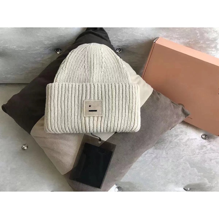 Női gyapjú sapka, AC Smiley, kúp alakú, bézs, szegély nélküli, téli szezonra