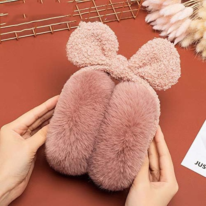 Női sapkák, bolyhos sapkák, többszínű, télre