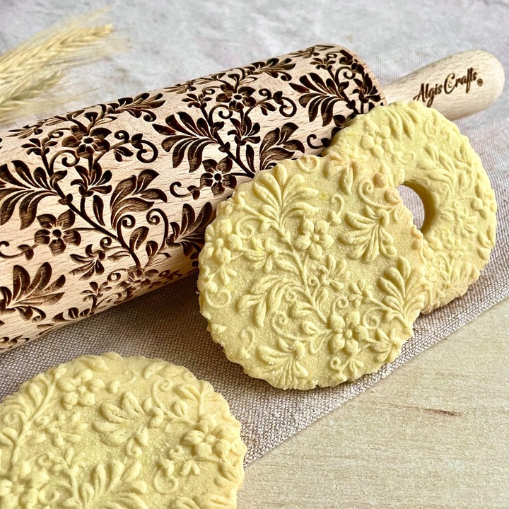 Táncoló Virágos Sodrófa. Virágmintás Sodrófa DIY Konyhába, Tésztához és Fondant Süteményekhez. Gravírozott Mintás Sodrófa az Algis Craftstól