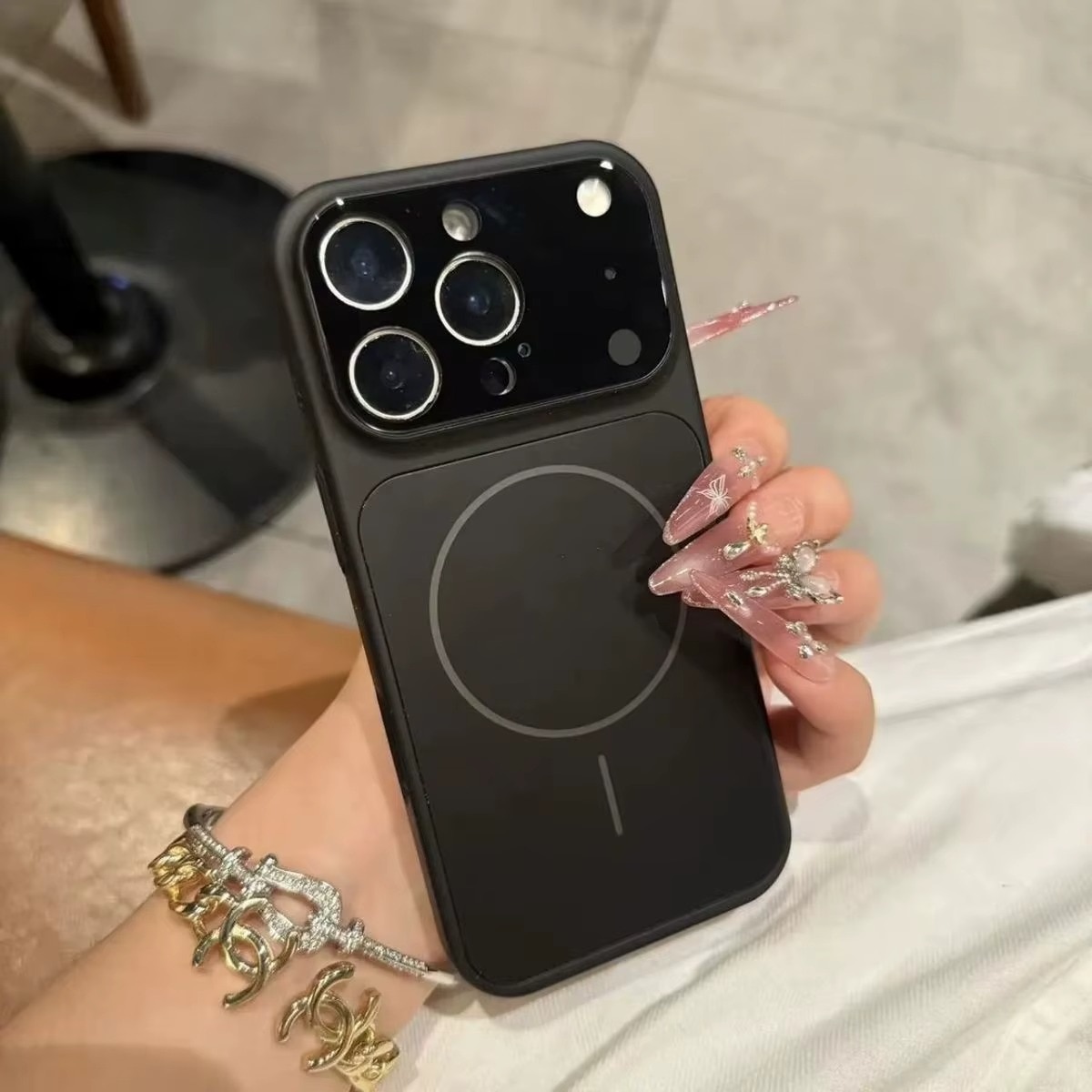 Husa Skin pentru Transformare iPhone 14 Pro Max in iPhone 17 Pro Max – Design Premium, Compatibil MagSafe, Culoare Negru