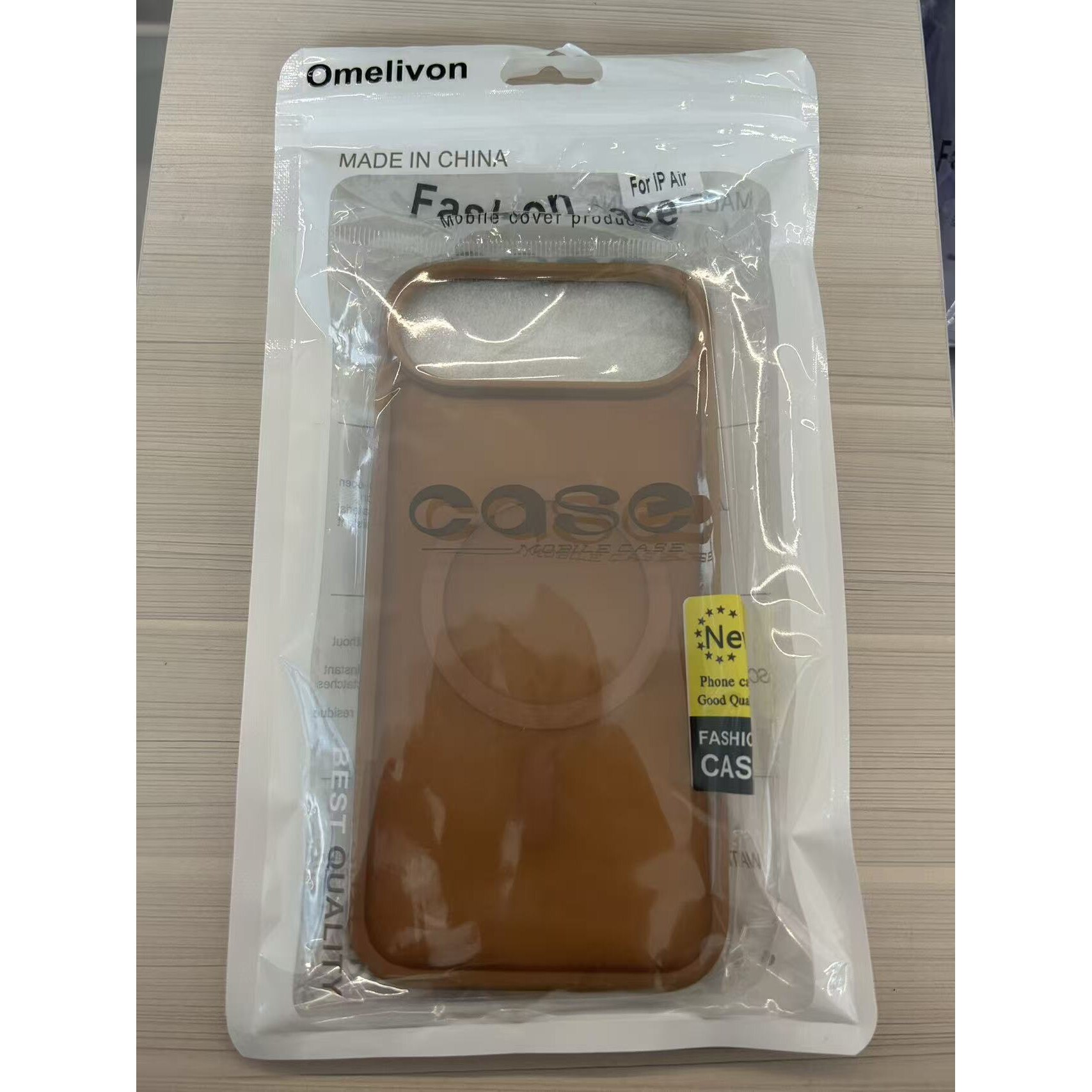 Husa de protectie pentru iPhone 17 Air, Omelivon, MagSafe, Incarcare Wireless, Antisoc, Margini Ridicate pentru Protectia Ecranului si a Camerelor, Maro