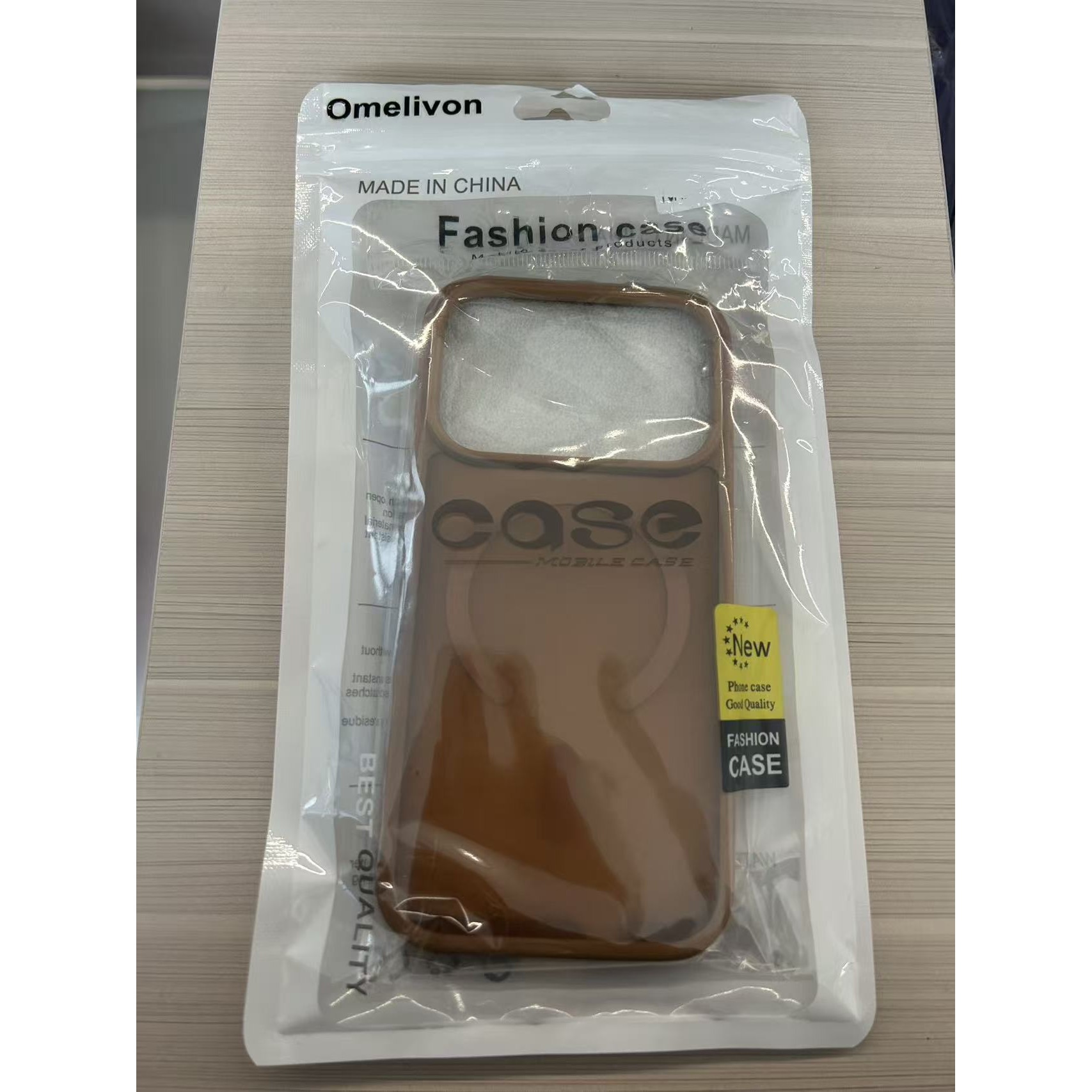 Husa de protectie pentru iPhone 17 Pro, Omelivon, MagSafe, Incarcare Wireless, Antisoc, Margini Ridicate pentru Protectia Ecranului si a Camerelor, Maro