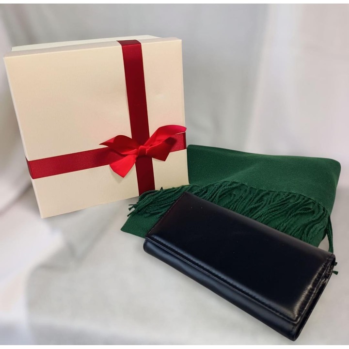 Set cadou sal din casmir verde și portofel din piele naturală negru, dimensiuni 19x9cm