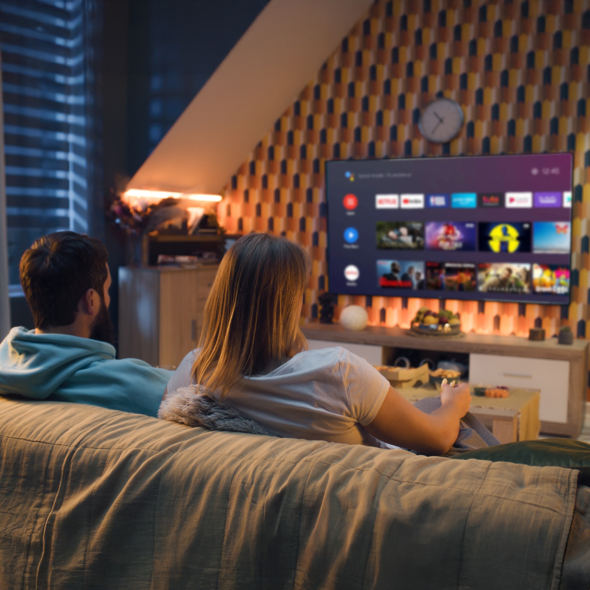 Televizor Kiano Elegance 43', D-LED, Smart TV, DVB-T2/S2, 1,5 GB RAM, 8 GB memorie flash, 108 cm, VIDAA, 4K Ultra HD
